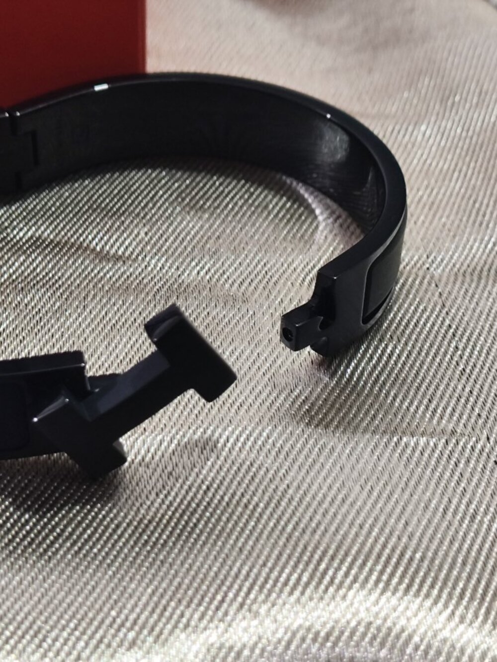 Hermès Engraved Logo Matte Black Bangle - Picture 7 of 8